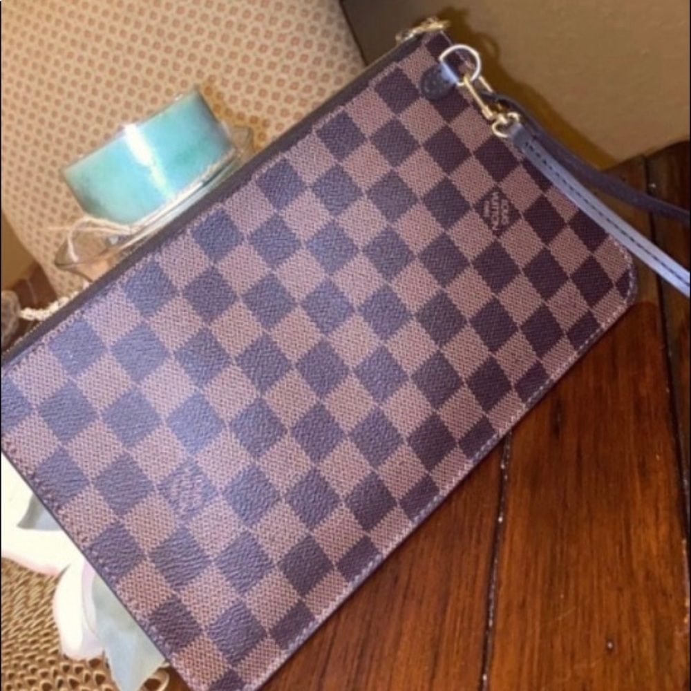 Auth. Louis Vuitton mm pouch